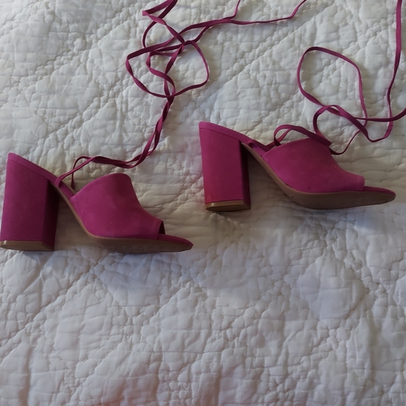 Shoes - Picture 3 of 5